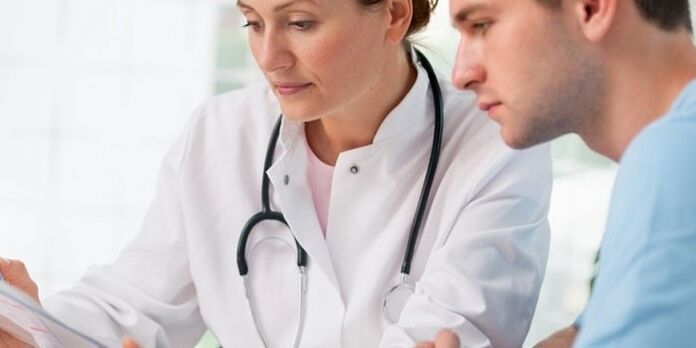 overleg met een arts voor blaasontsteking